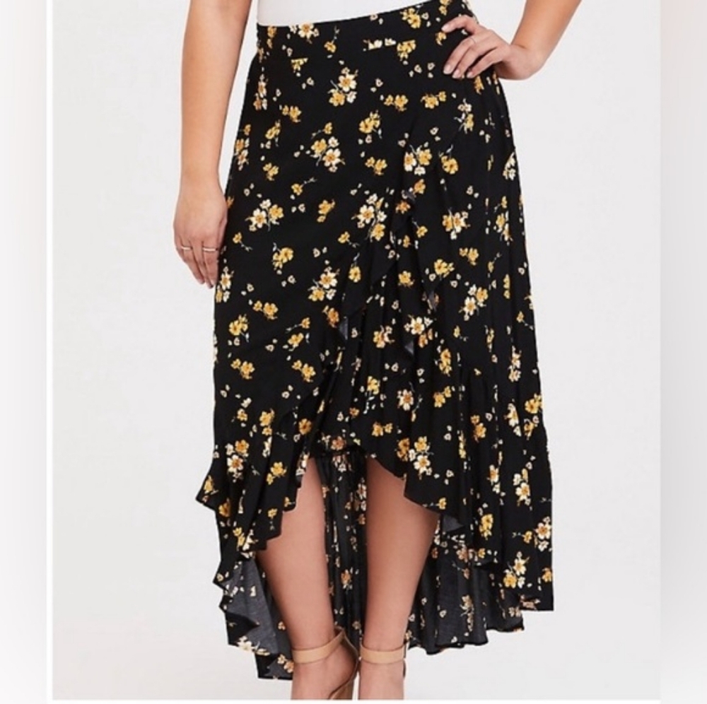 NWT Torrid Black and Yellow Floral High-Low Skirt - Size 3